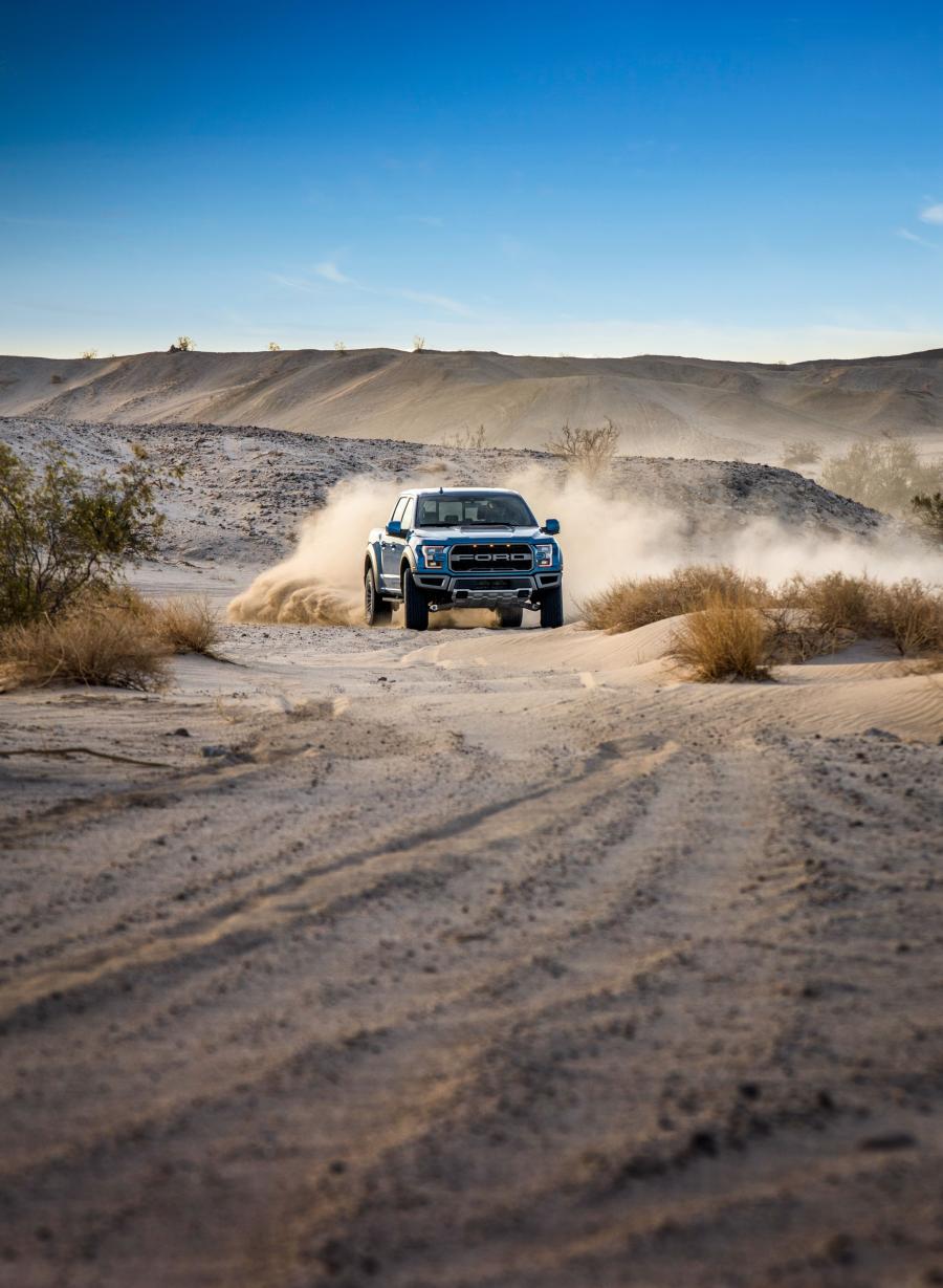  Ford F-150 Raptor SuperCrew 2018 года  (фото 3 из 20)